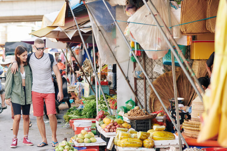 turistas en mercado chino
